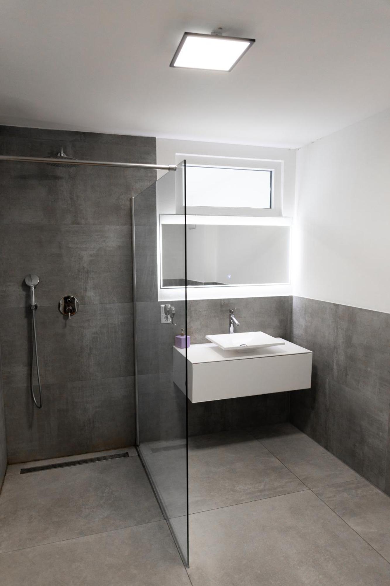 Apartment B-chill House